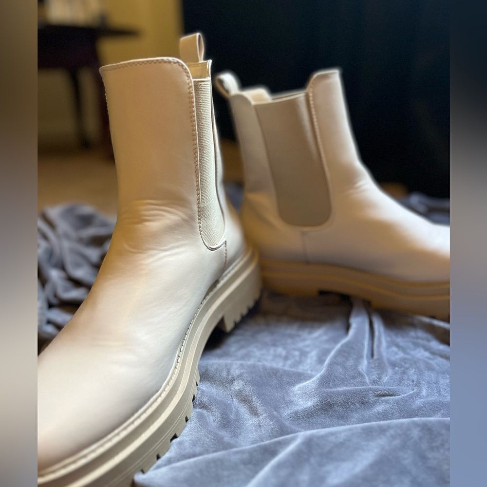 Beige platform boots - Picture 3 of 4